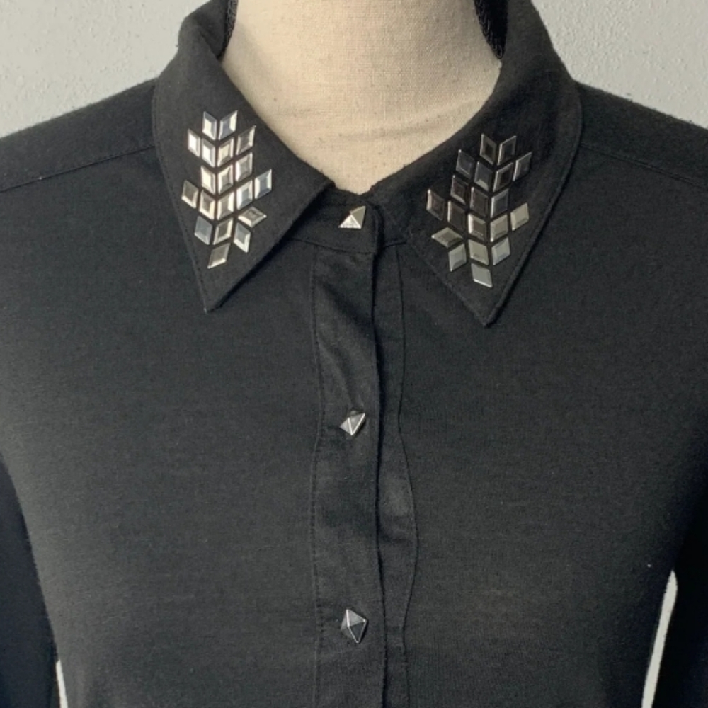 Self Esteem Open Back Shirt. Diamond shape embellishments. Pyramid shaped button